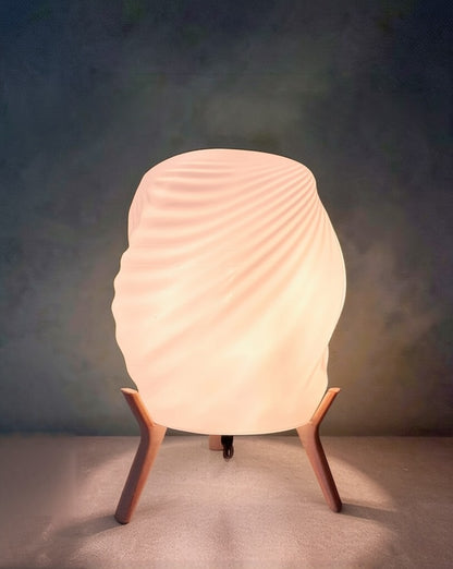 Lámpara DRAPED ELEGANCE de Charles Regaud: Innovación y Arte Lumínico