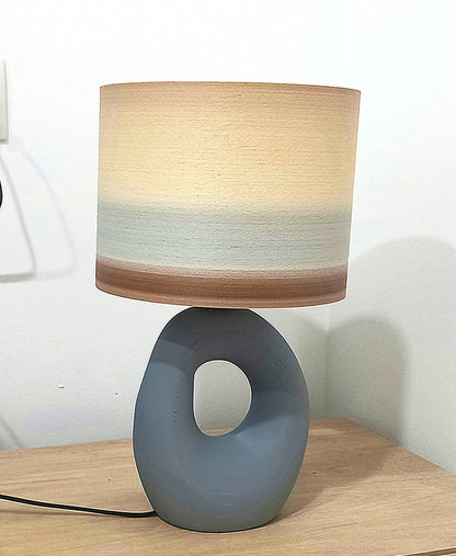 Solène: Lámpara de Mesa Impresa en 3D - Diseño Moderno y Sostenible para Iluminación Acogedora